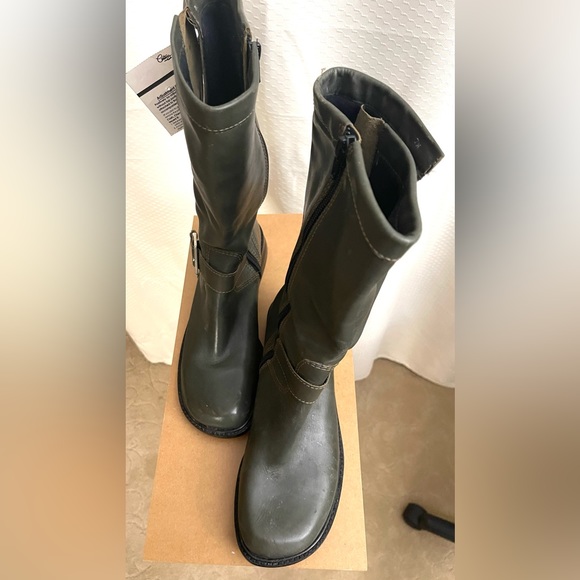 SOLD -Not available 
Matisse 12” high olive boots Size 7p - Picture 3 of 7